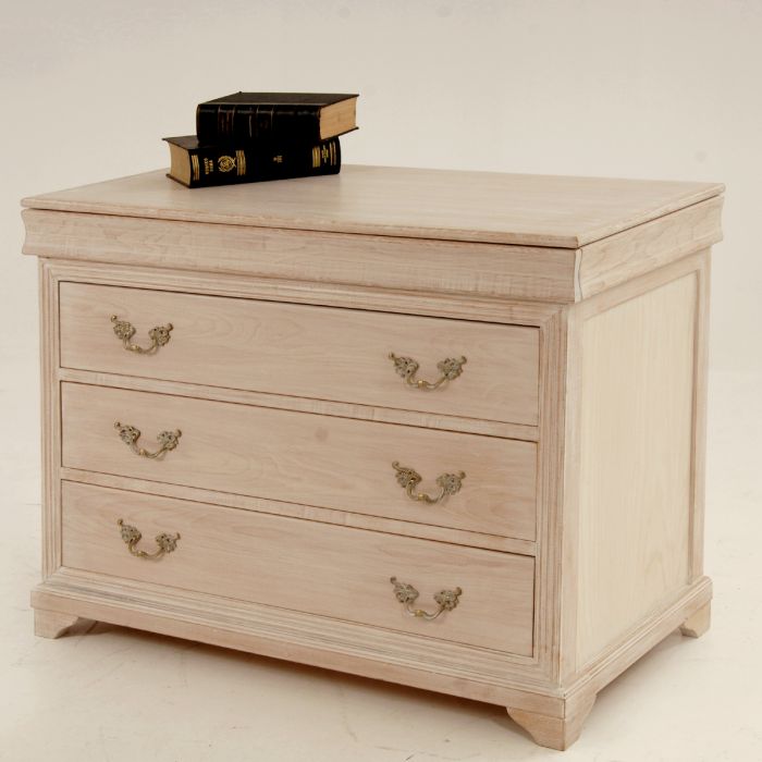 Chest of drawers with hidden drawer